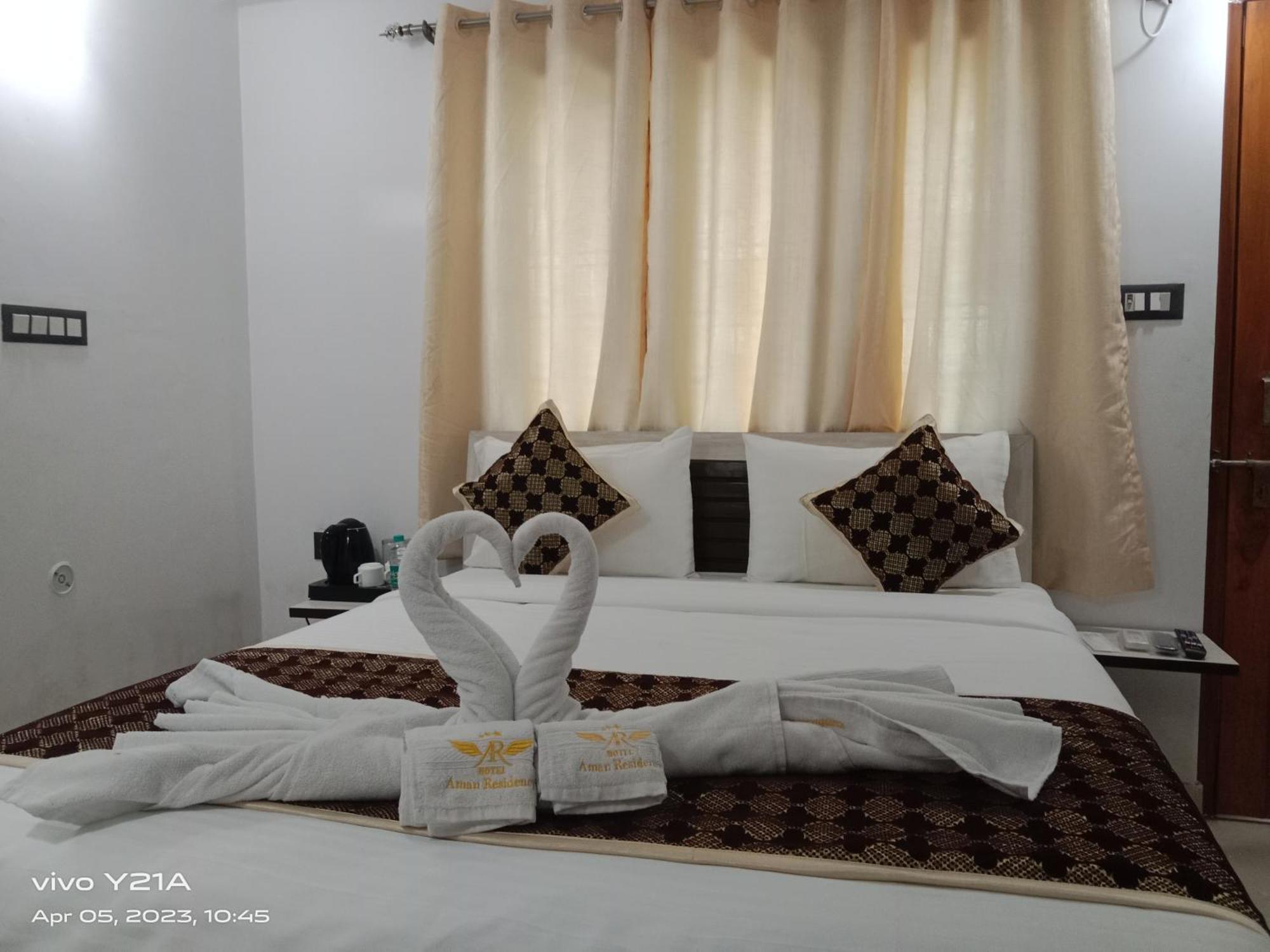 Hotel Aman Residency Аллахабад Экстерьер фото